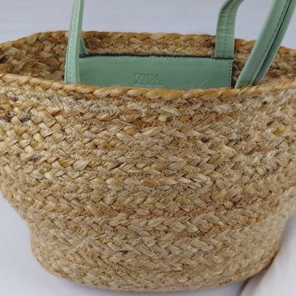 Zara Straw Tote Handbag. - Picture 7 of 13